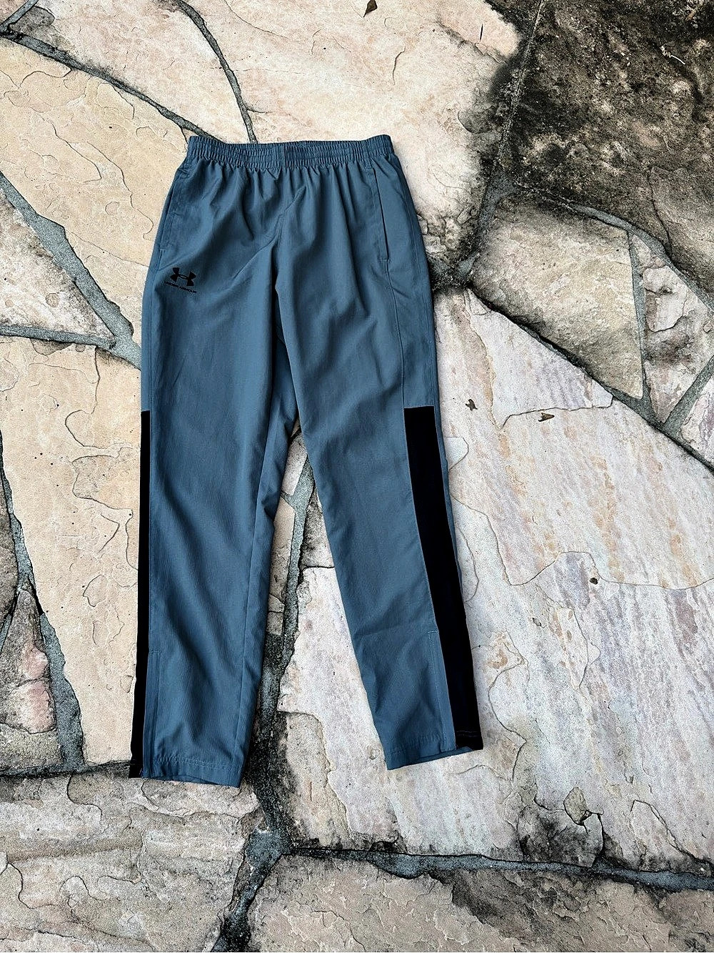 Men’s Under Armour Nylon Nweatpants Size Medium